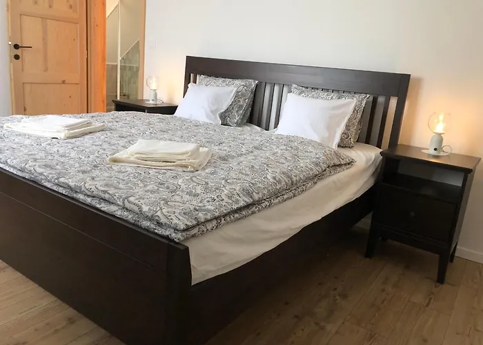 別荘 Tanuhegyek Káptalantóti